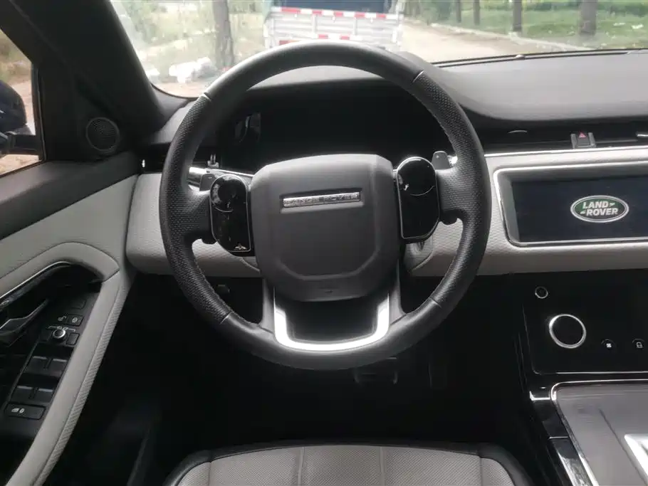Land Rover Evoque 2021 — фото 15