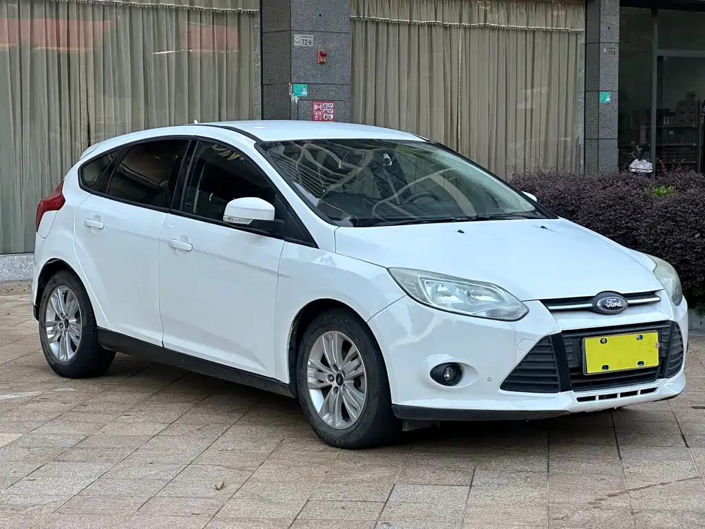 Ford Focus 2015 — фото 3