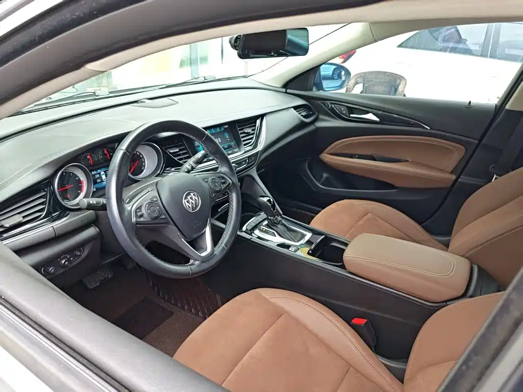 Buick Regal 2018 — фото 10