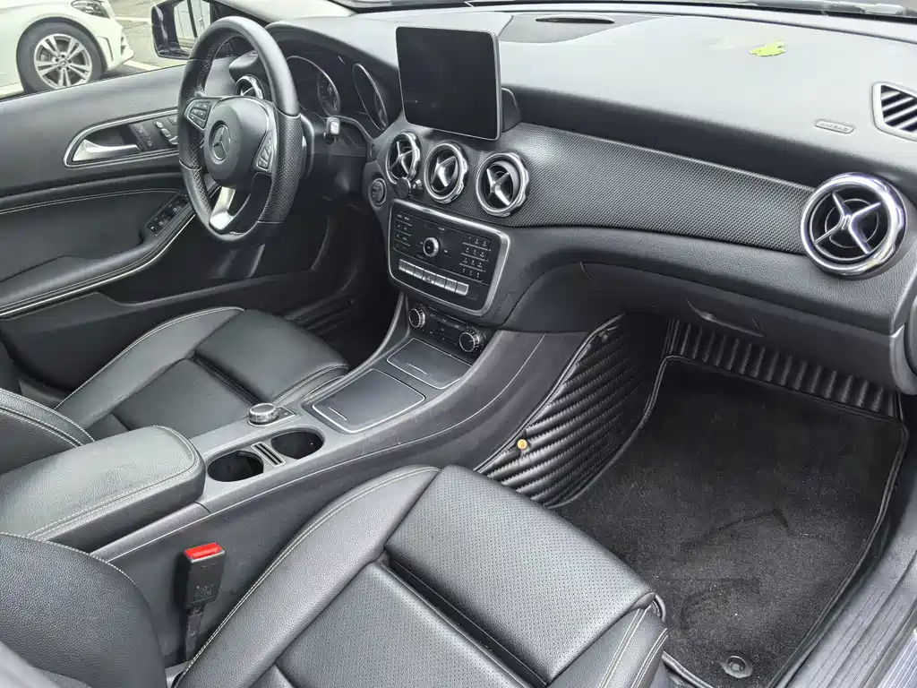 Mercedes-Benz GLA 2018 — фото 11