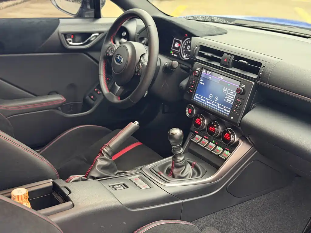 Subaru BRZ 2023 — фото 12