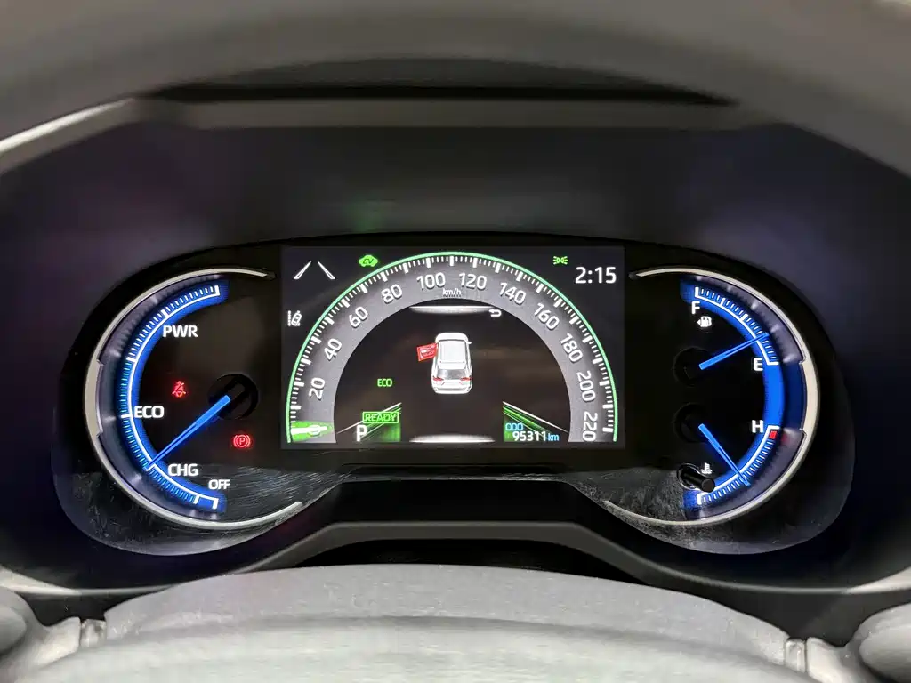 Toyota RAV4 2021 — фото 10