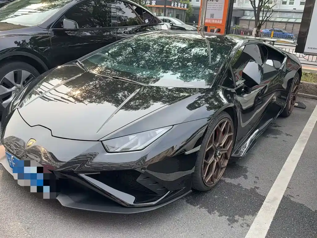 Lamborghini Huracán 2021