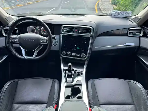Lynk & Co 01 EM-P 2018