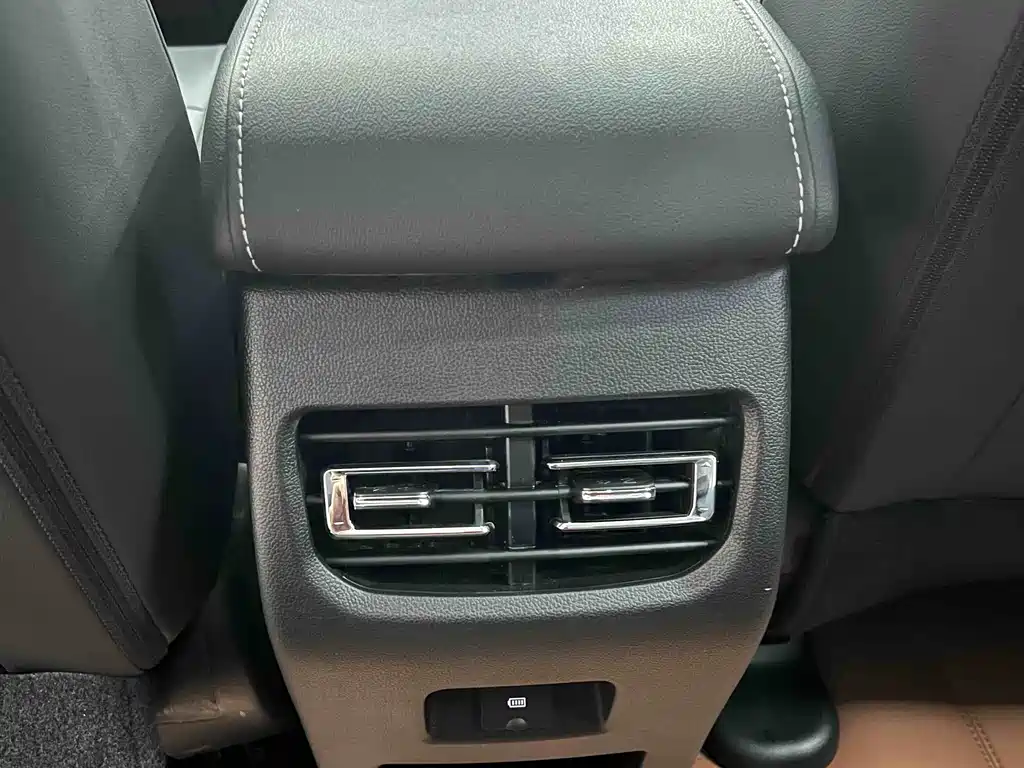 Haval M6 2023 — фото 18