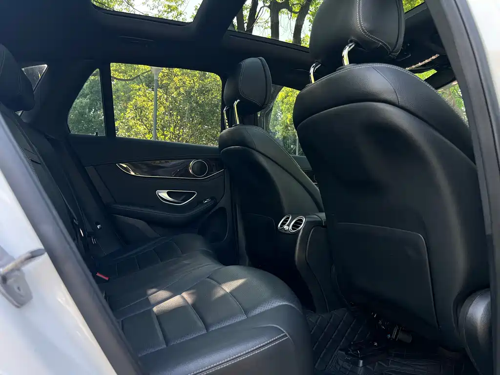 Mercedes-Benz GLC 2017 — фото 28