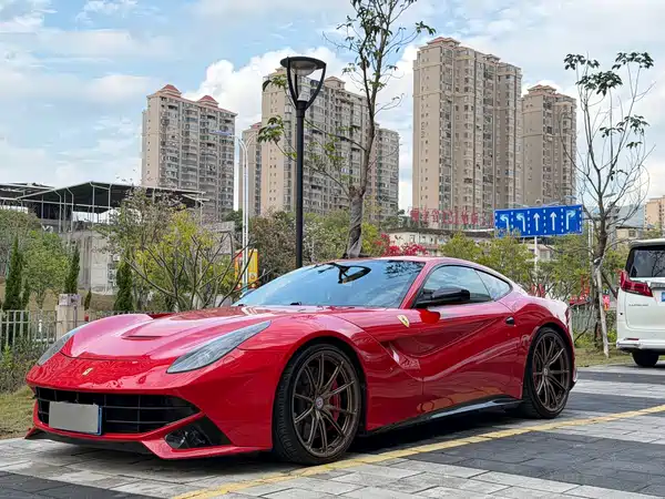 Ferrari F12berlinetta 2013