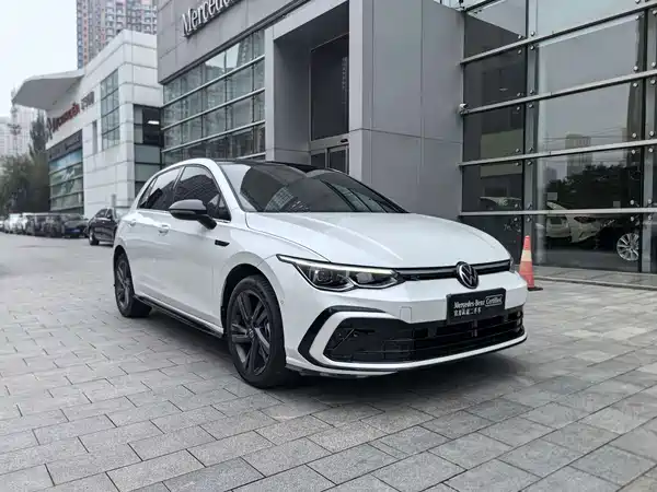 Volkswagen Golf 2024