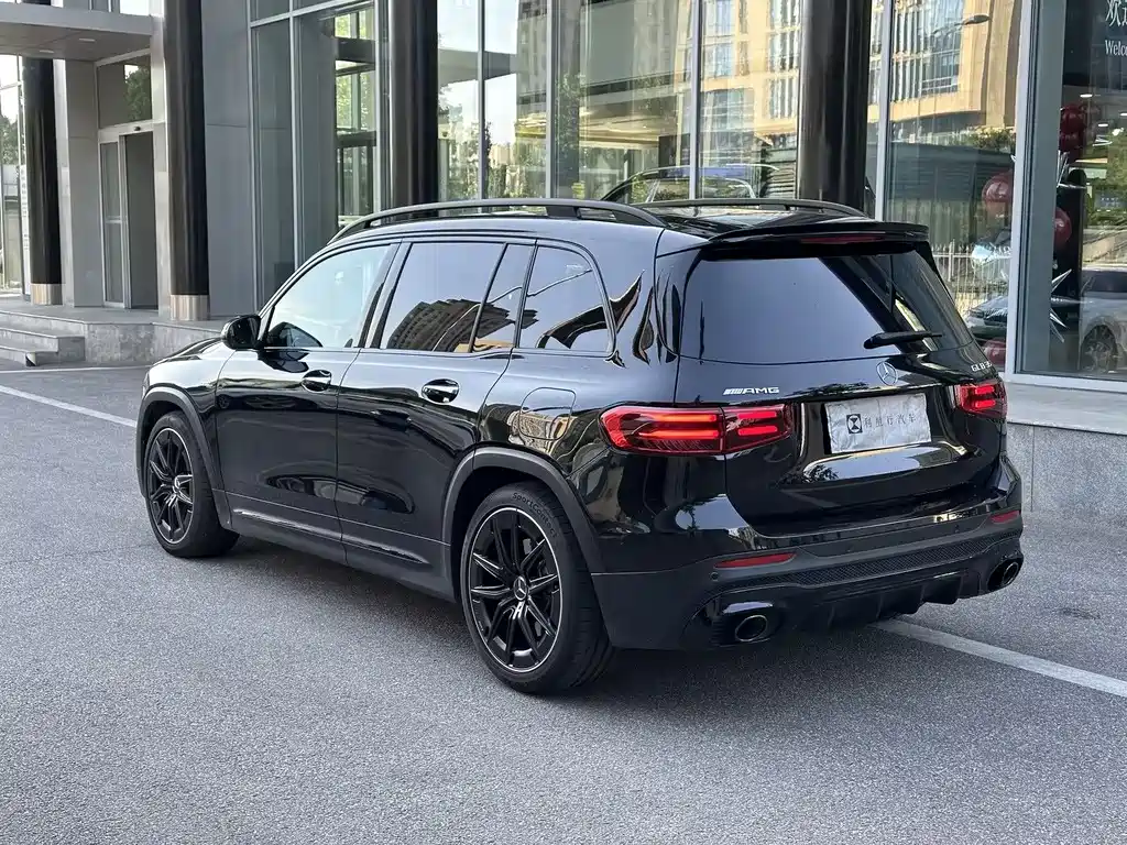 Mercedes-Benz GLB AMG 2025 — фото 6