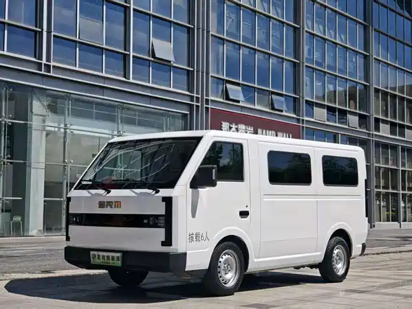 SRM Xinyuan E3 2025