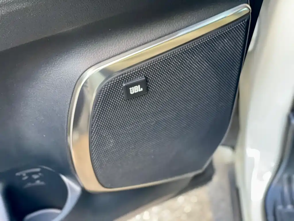 Toyota Alphard 2017 — фото 12