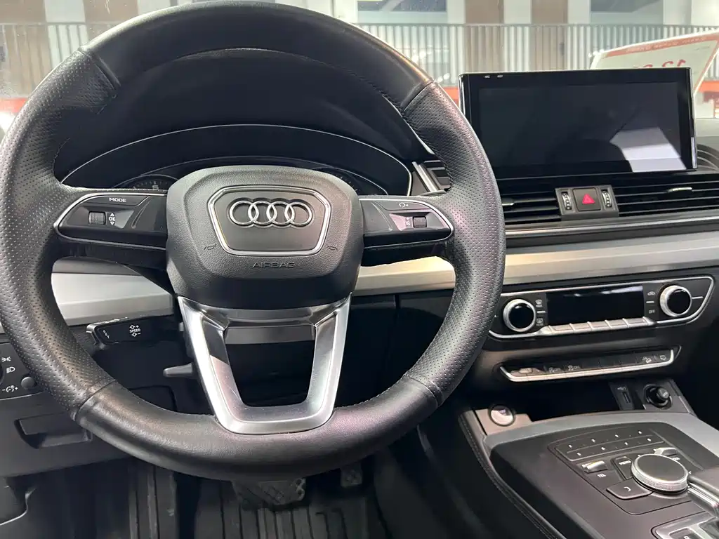 Audi Q5L 2020 — фото 5