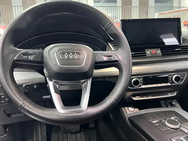 Audi Q5L 2020