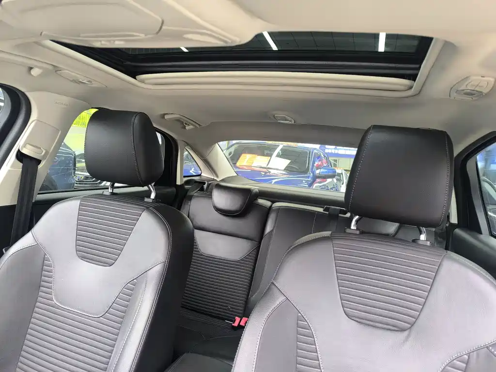 Ford Focus 2018 — фото 14