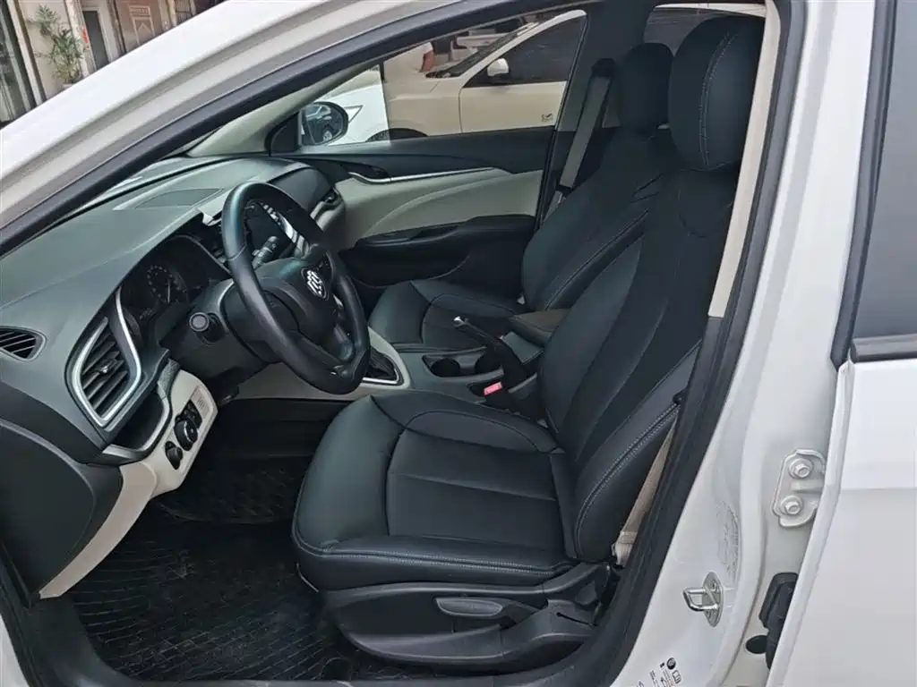 Buick Excelle 2019 — фото 15