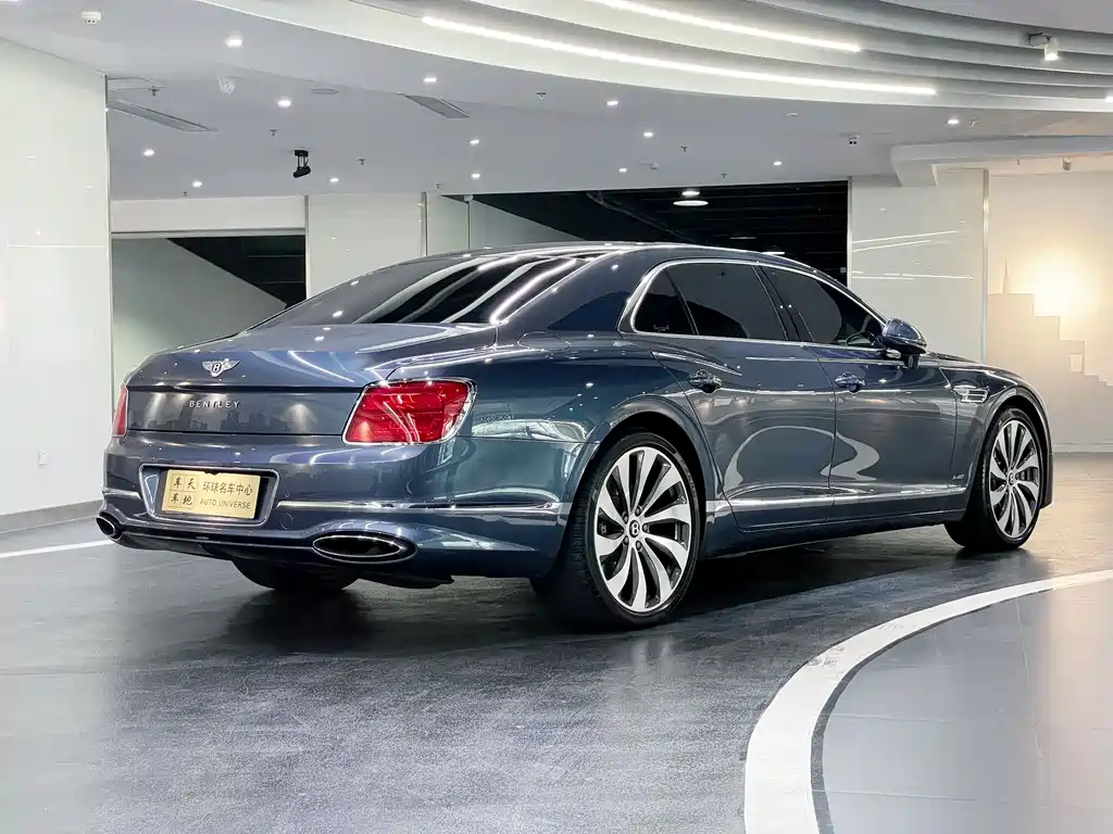 Bentley Flying Spur 2020 — фото 28