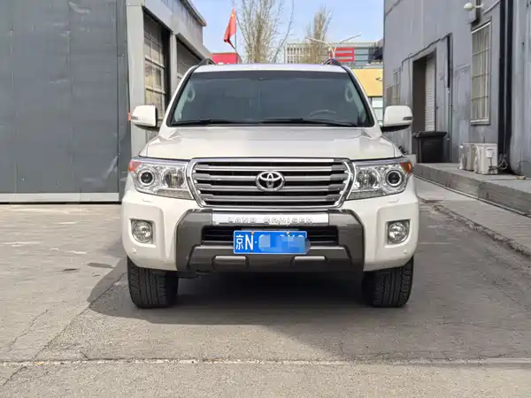 Toyota Land Cruiser 2012
