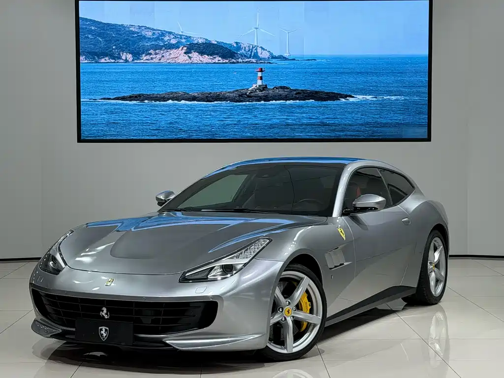Ferrari GTC4Lusso 2019