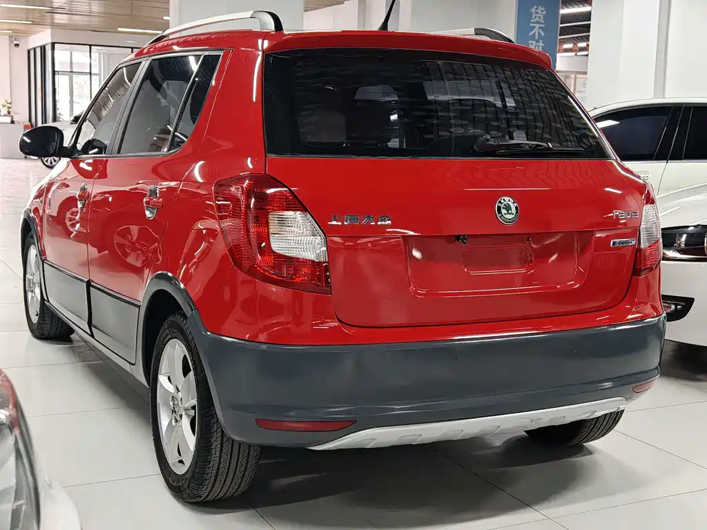 Skoda Fabia 2012 — фото 4
