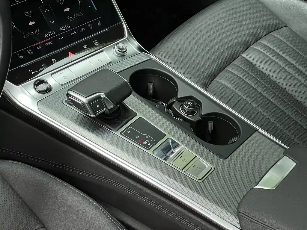 Audi A6 2023 — фото 13