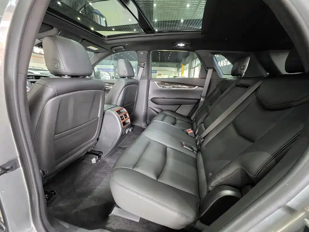 Cadillac XT5 2019 — фото 13