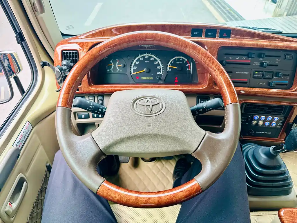 Toyota Coaster 2021 — фото 14