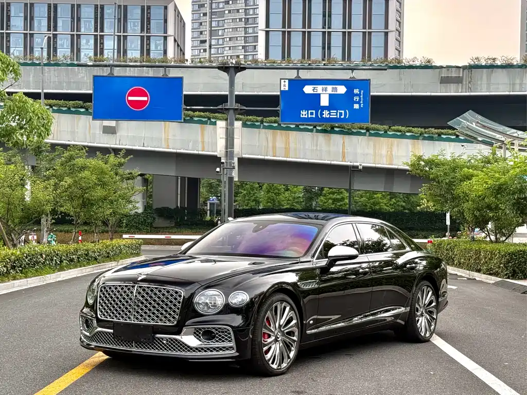 Bentley Flying Spur 2021 — фото 3