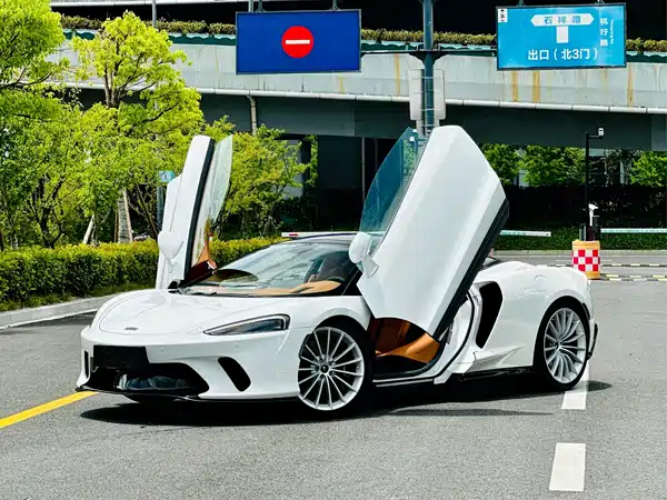 McLaren GT 2022