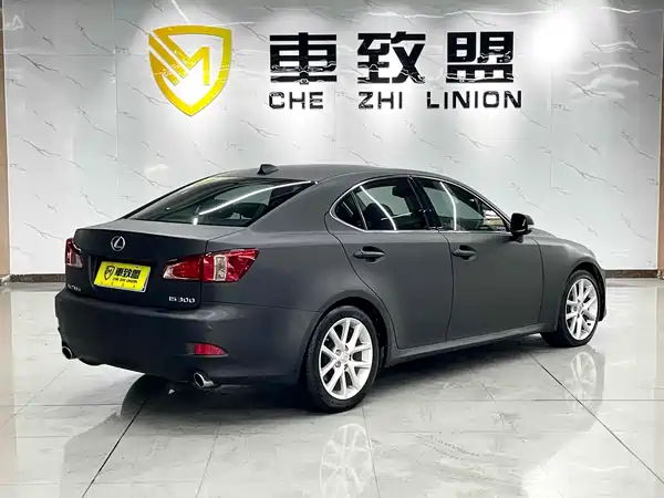 Lexus IS 2011