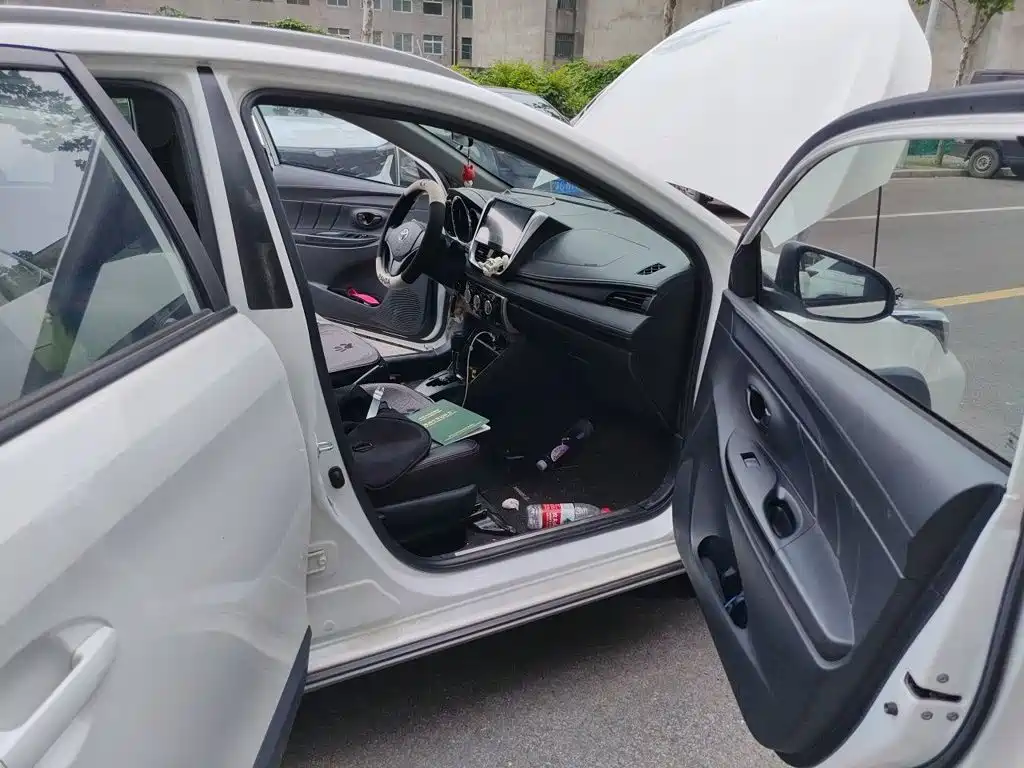 Toyota Yaris L 2021 — фото 20