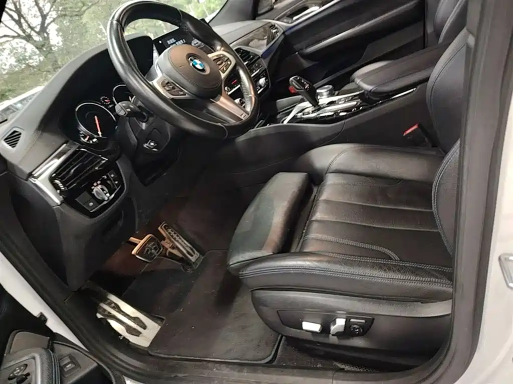 BMW 6 Series GT 2018 — фото 15
