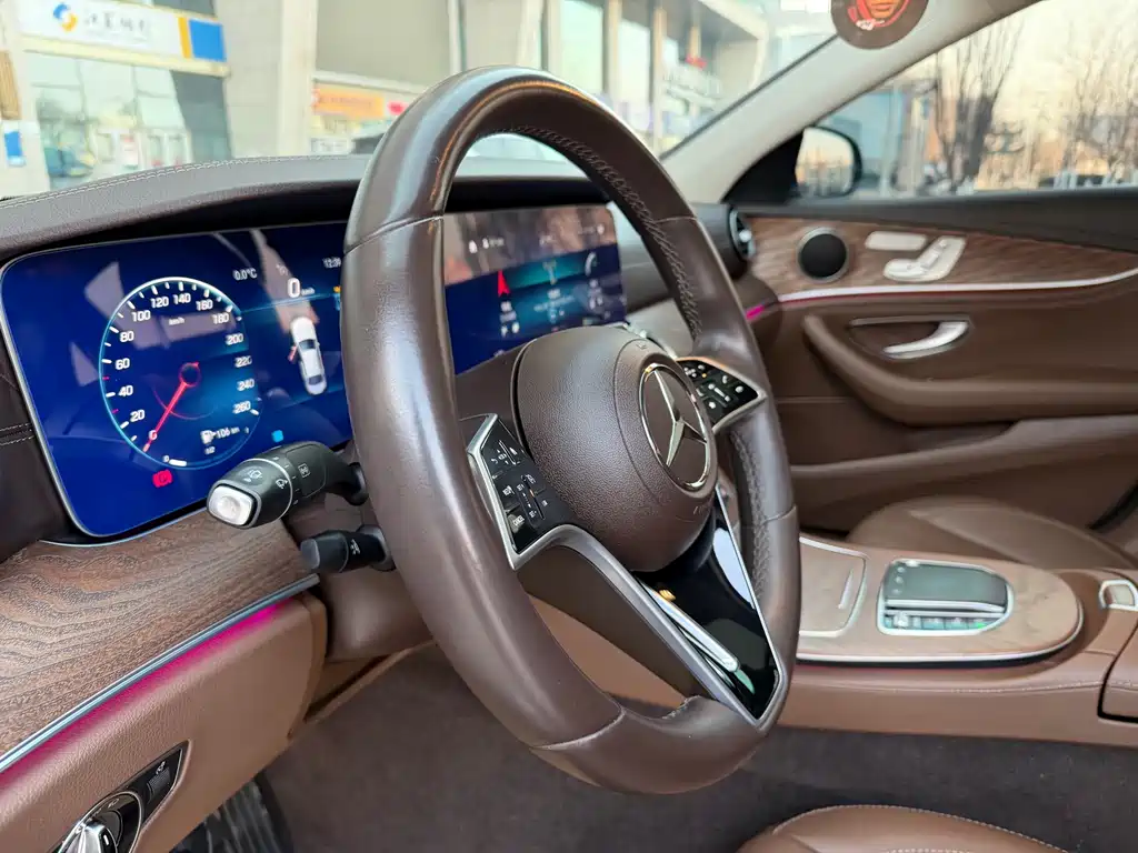 Mercedes-Benz E-Class 2023 — фото 13