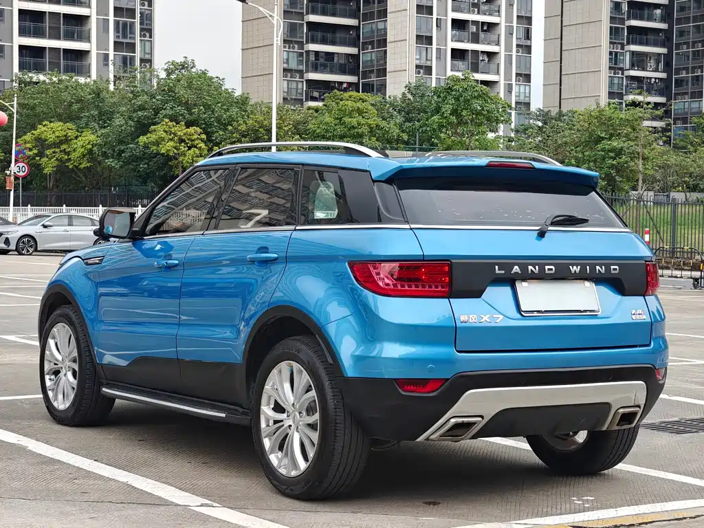 Landwind X7 2017 — фото 17