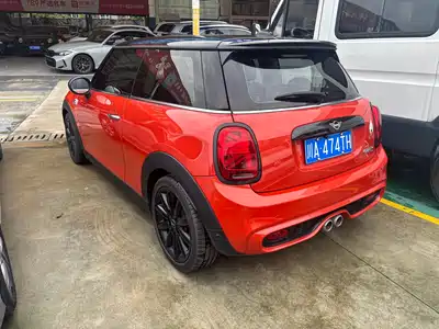 MINI MINI 2018