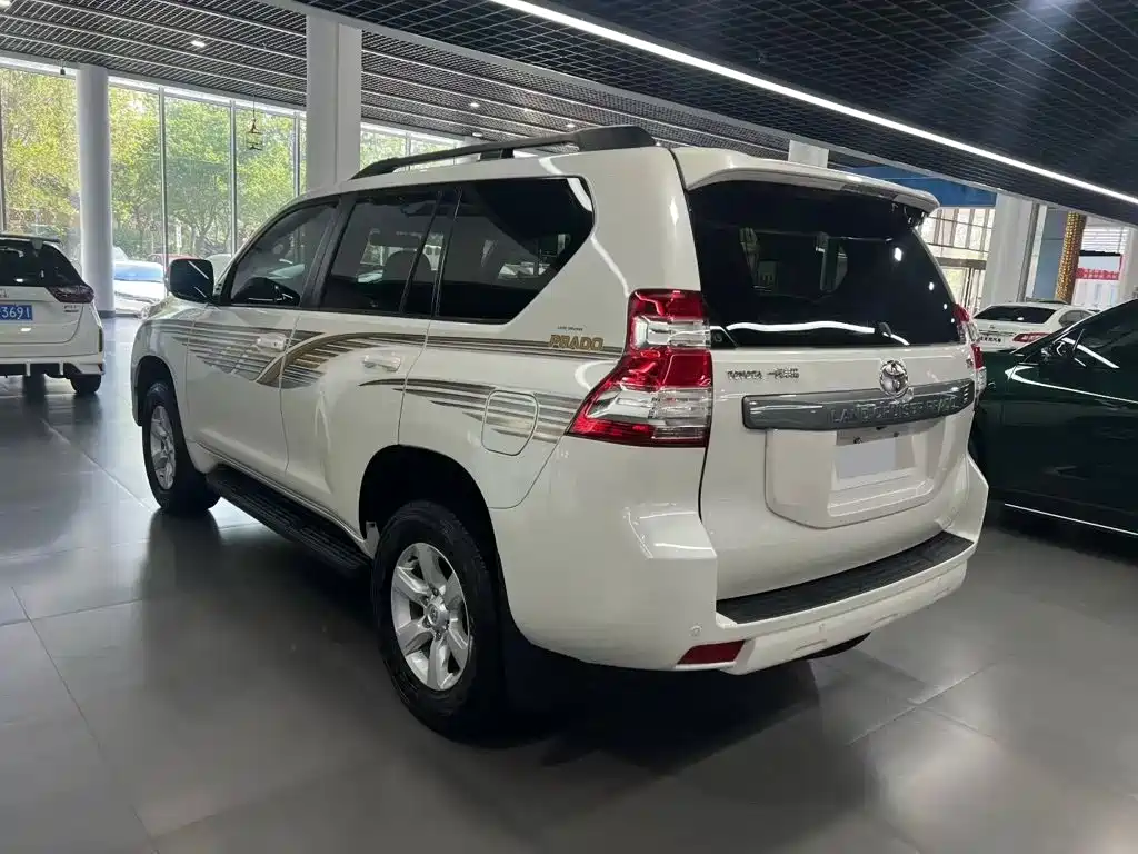 Toyota Prado 2016 — фото 2