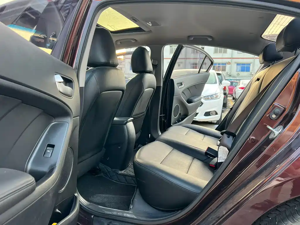 Kia K3 2016