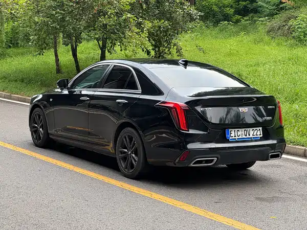 Cadillac CT4 2022