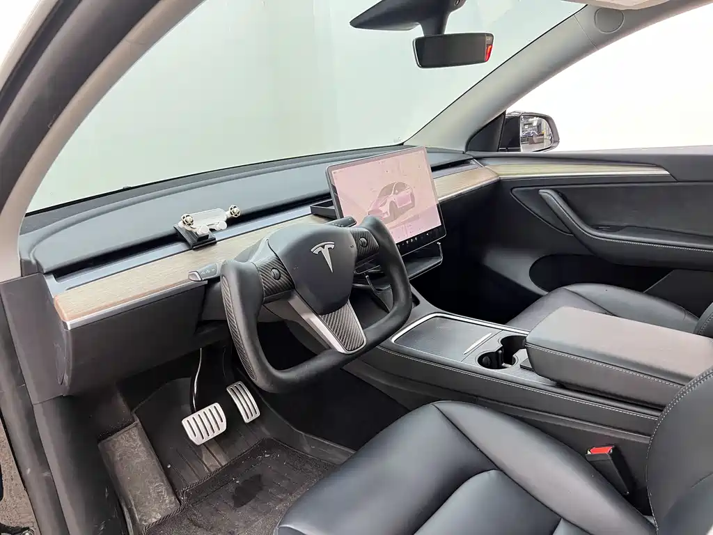 Tesla Model Y 2023 — фото 15