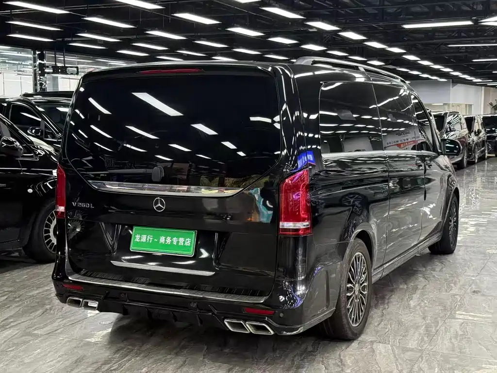 Mercedes-Benz V-Class 2020 — фото 12