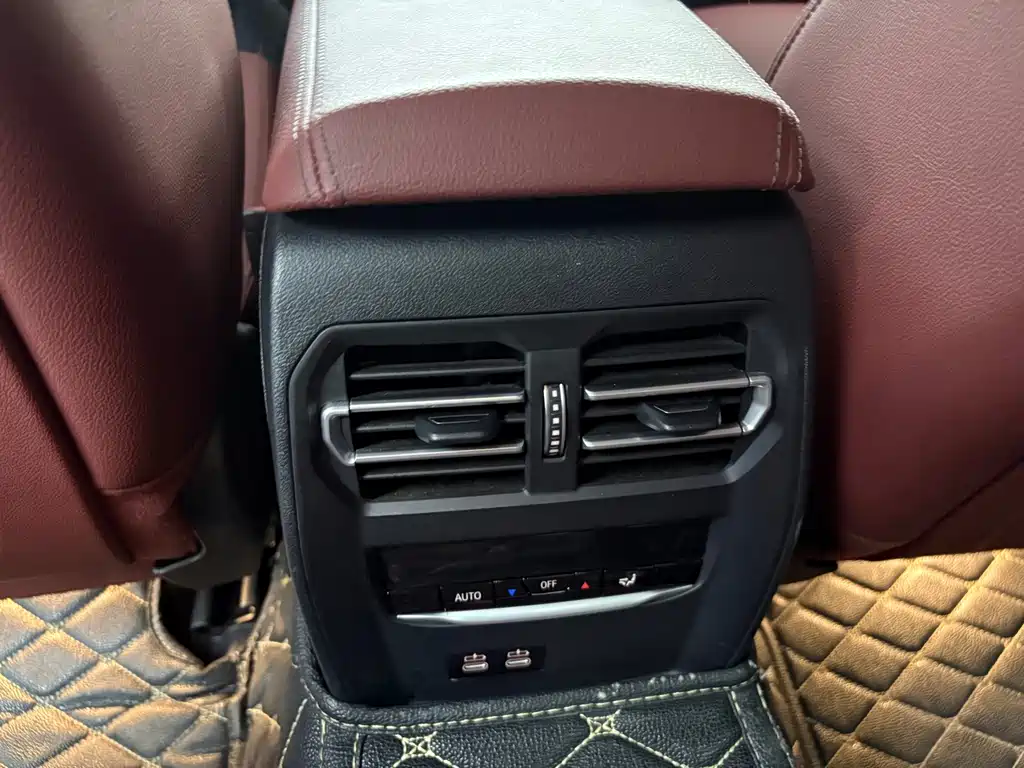 BMW i3 2023 — фото 11