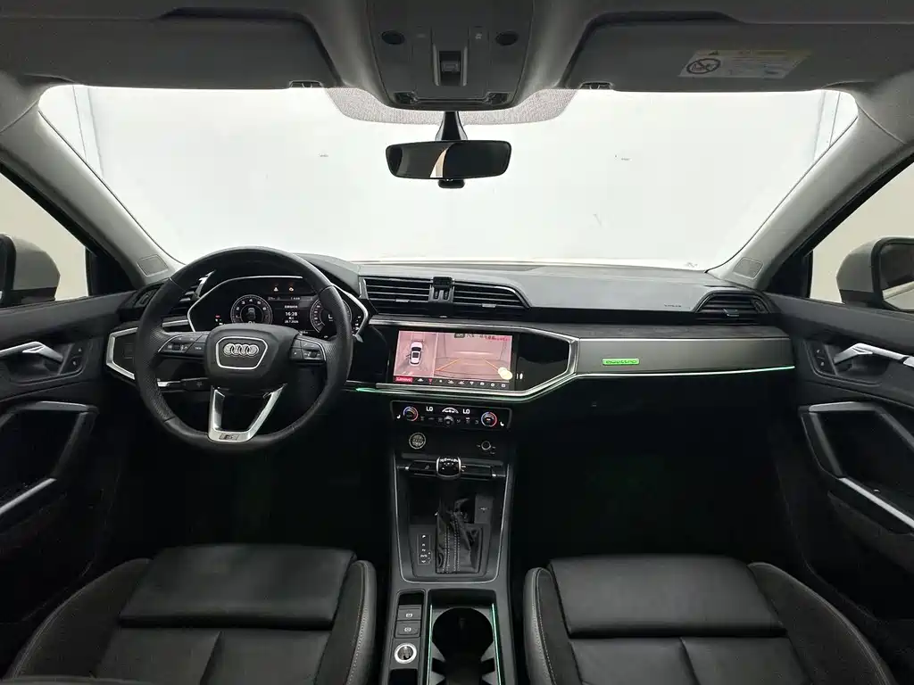 Audi Q3 Sportback 2023 — фото 10