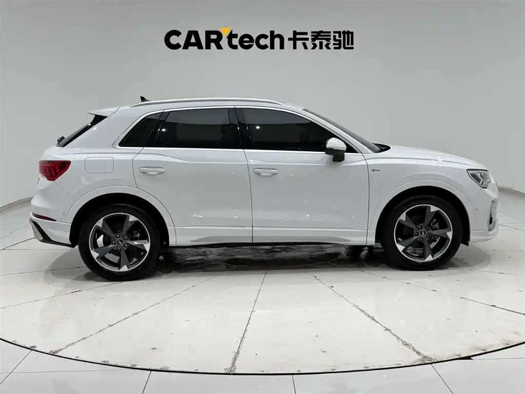 Audi Q3 2024 — фото 12