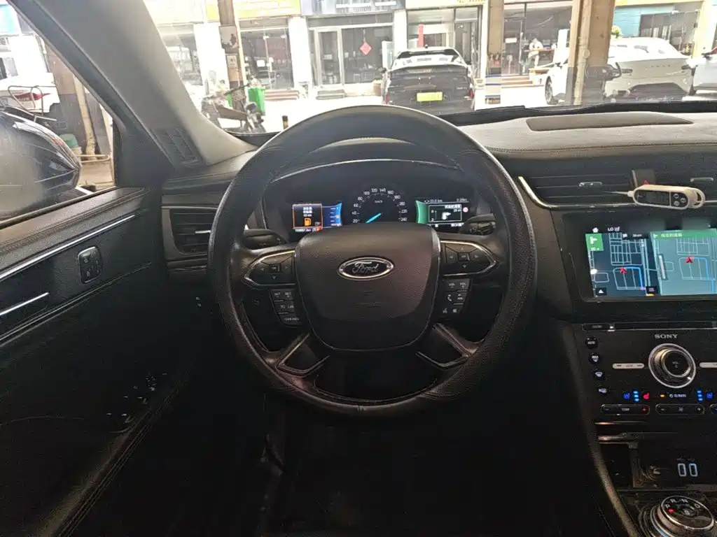 Ford Taurus 2018 — фото 11