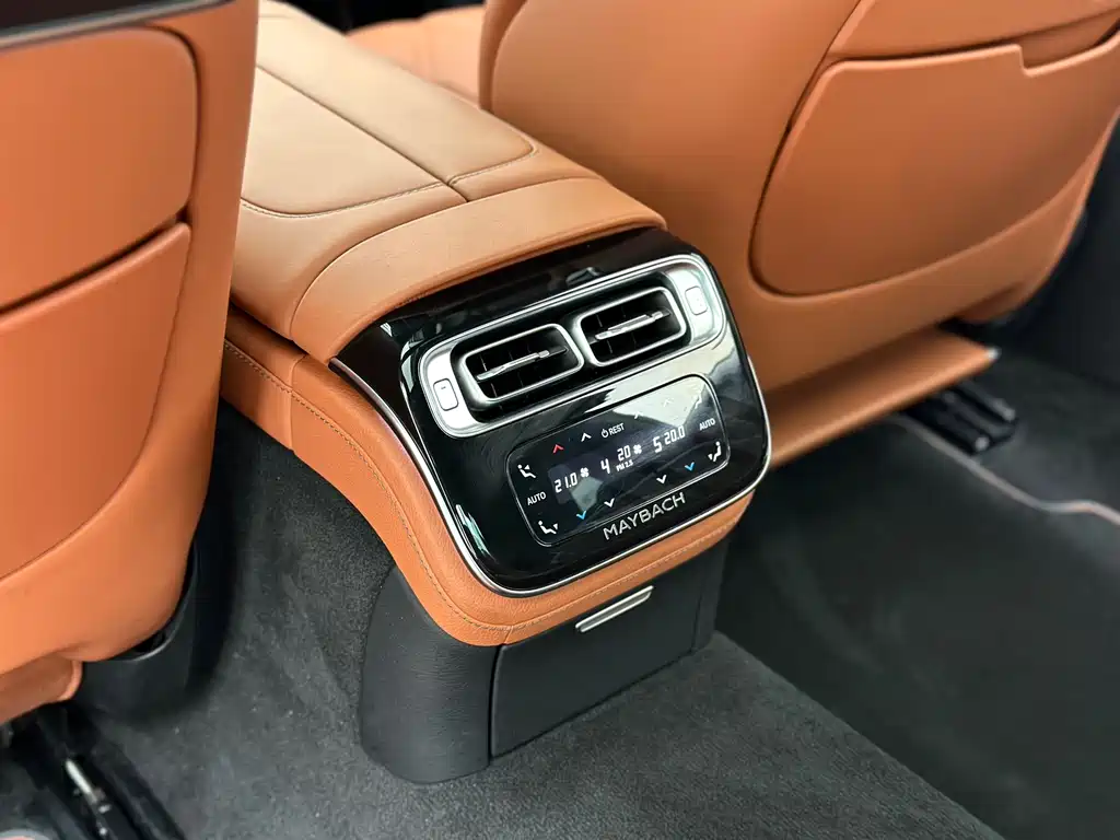 Mercedes-Benz Maybach S-Class 2022 — фото 13