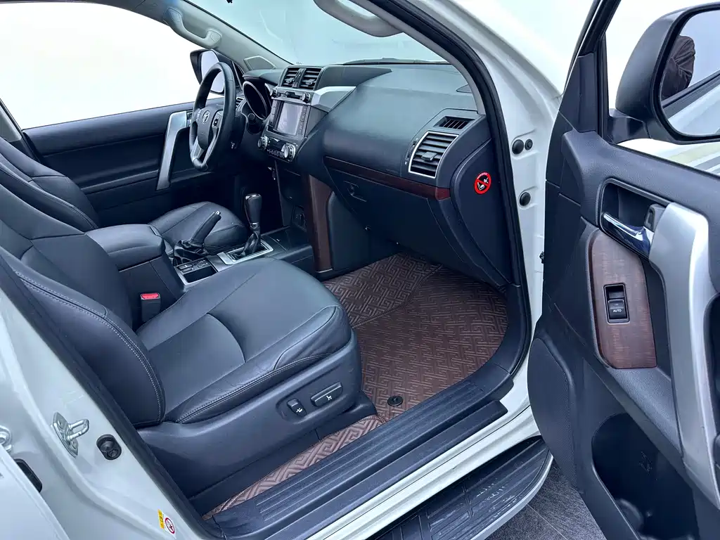 Toyota Prado 2017 — фото 4
