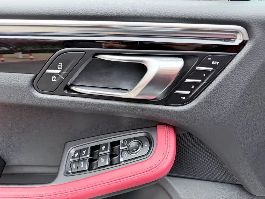 Porsche Macan 2022 — фото 13