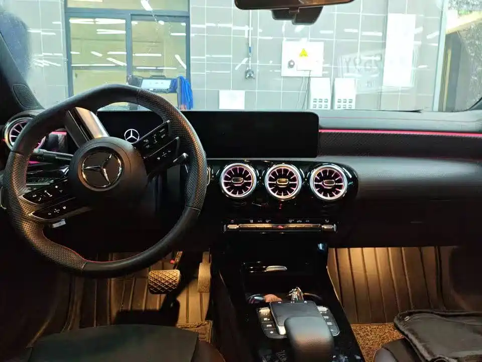 Mercedes-Benz A-Class 2023 — фото 6