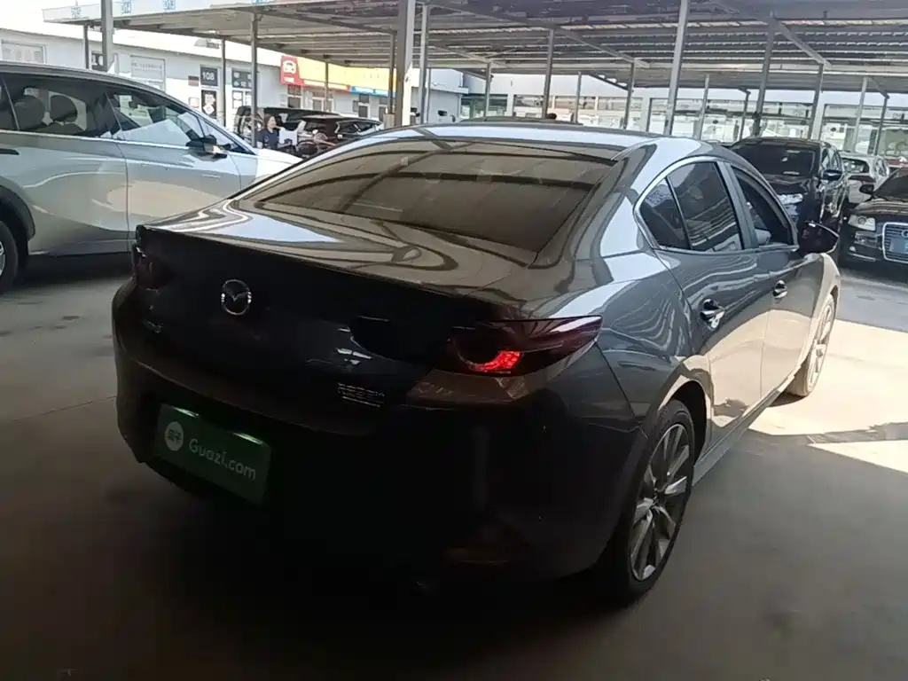 Mazda 3 Axela 2023
