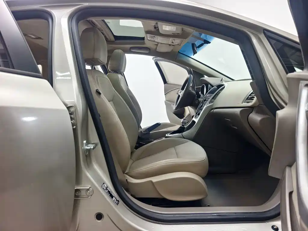 Buick Excelle GT 2014 — фото 14