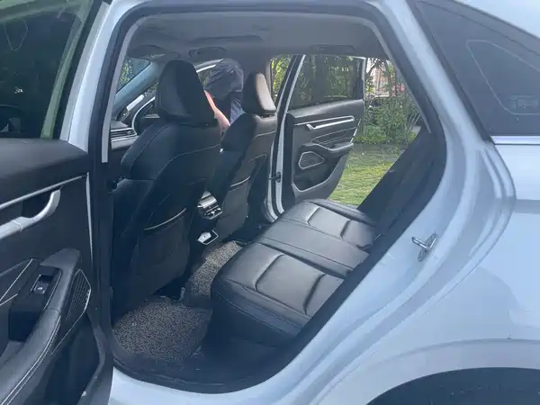 Geely Emgrand 2023